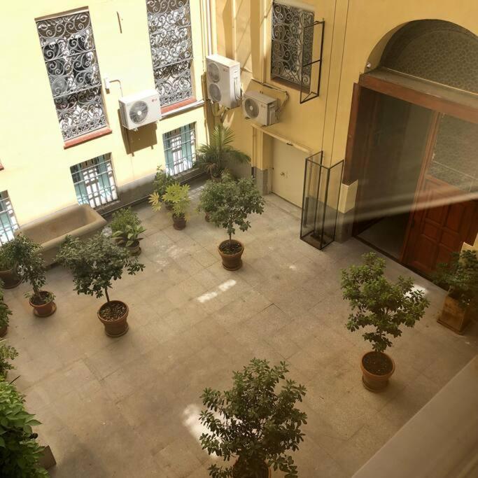 Cuesta Sto Domingo, Vive El Madrid De Los Austrias Exterior foto